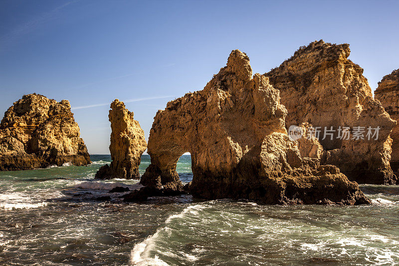 自然拱形海岸悬崖(Ponta da Piedade)，拉各斯，葡萄牙